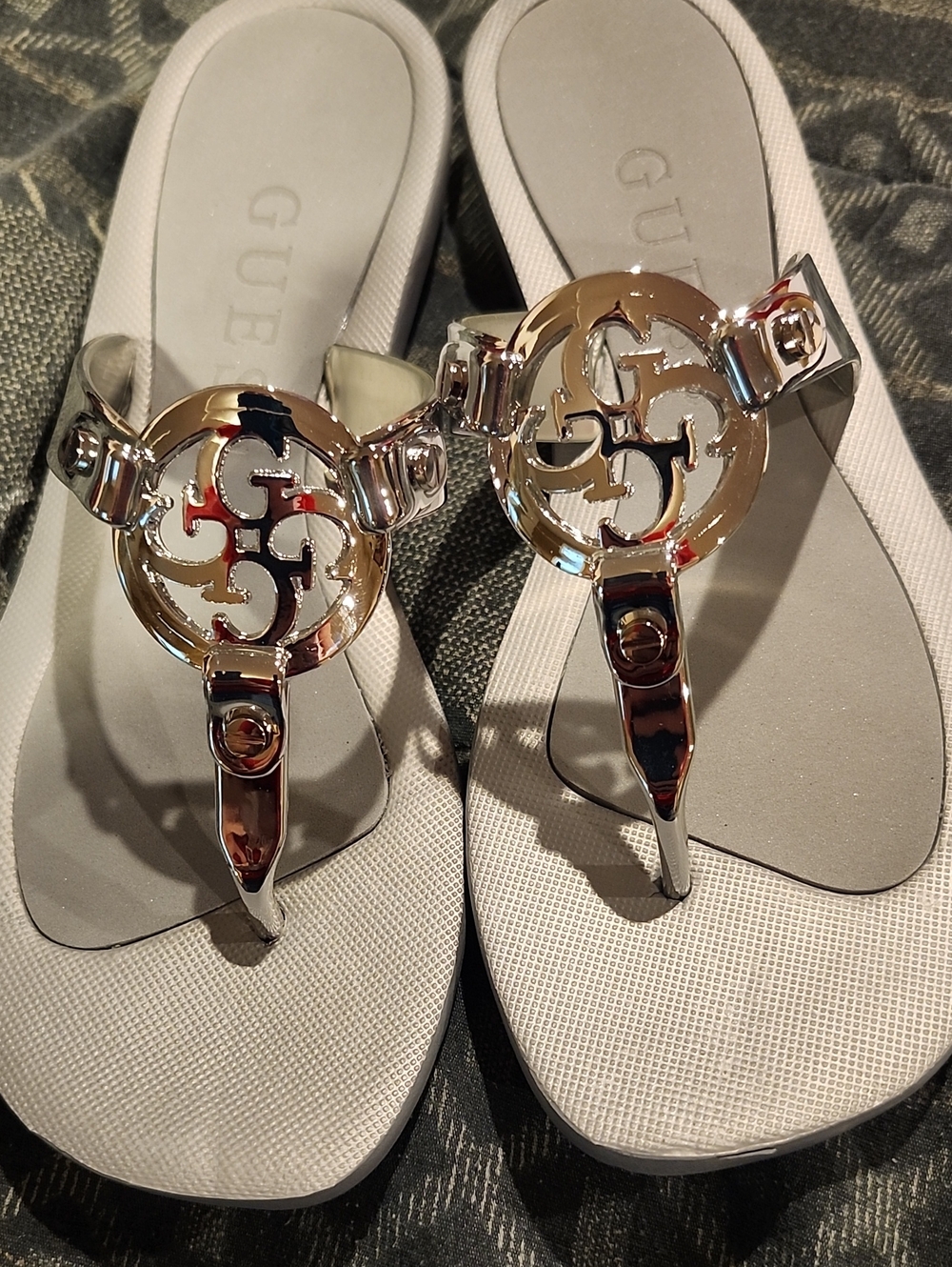 GUESS Women's Silver Metallic Logo Thong Sandals